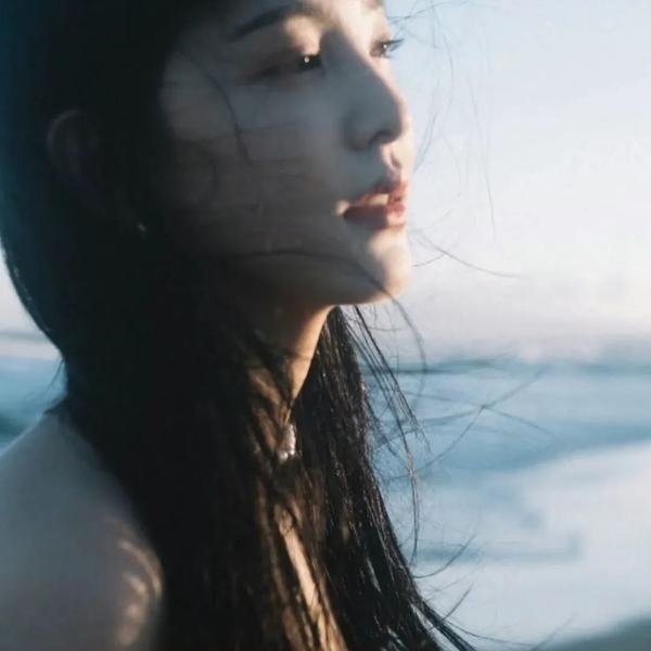 丹顶鹤女孩